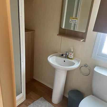 3 Bedroom Static Caravan With Sea View In Clarach Bay Holiday Village Abi Horizon Aberystwyth Exterior photo
