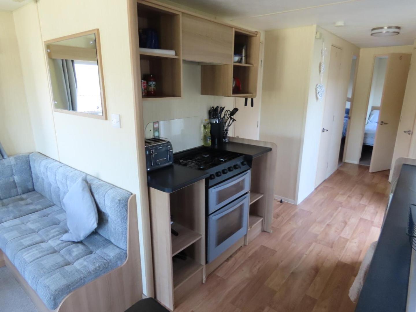 Holiday home 3 Bedroom Static Caravan With Sea View In Clarach Bay Village Abi Horizon