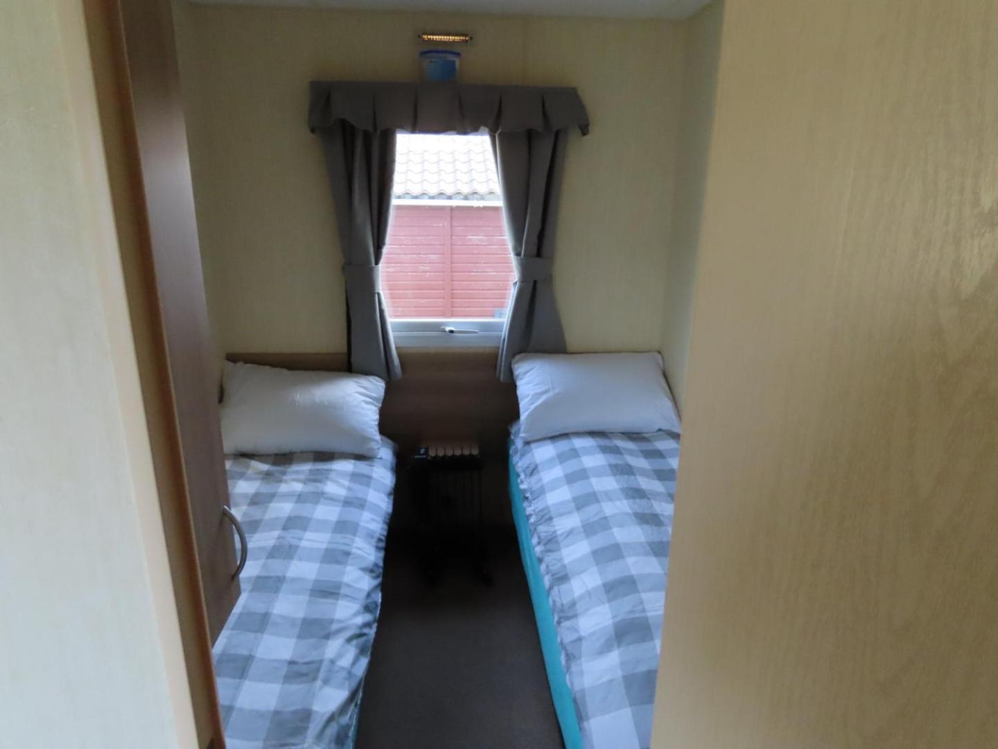 3 Bedroom Static Caravan With Sea View In Clarach Bay Village Abi Horizon Holiday home Aberystwyth