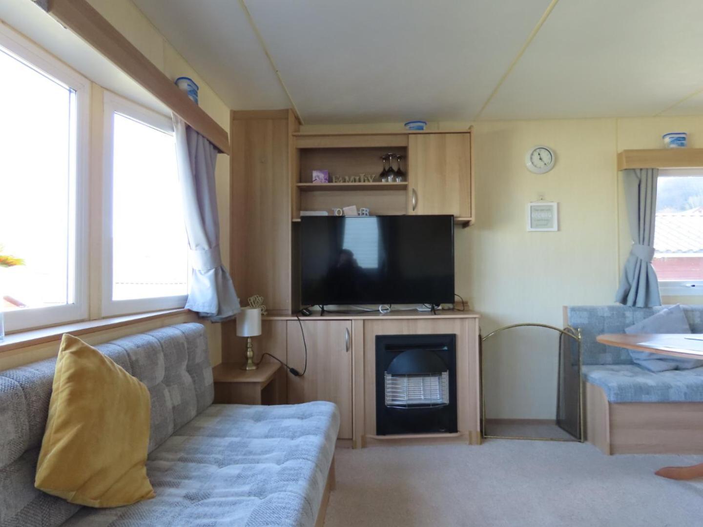 3 Bedroom Static Caravan With Sea View In Clarach Bay Village Abi Horizon * Aberystwyth